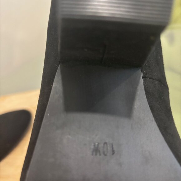 Black Velvet Pumps 10 WIDE Width - Picture 4 of 4